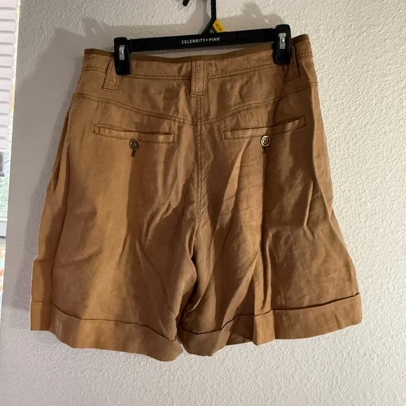 Burberry Beige Button Detail - Picture 4 of 6